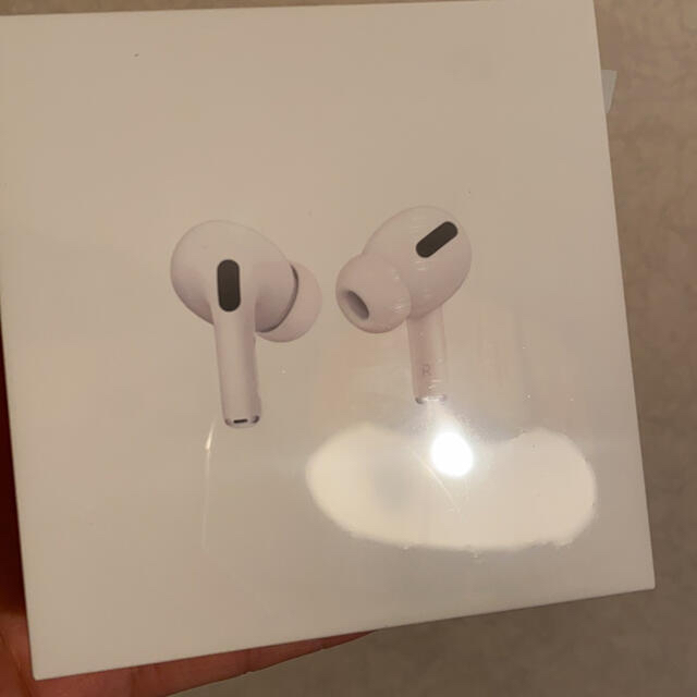 Apple(アップル)のApple AirPods Pro(エアポッド) MWP22J/A スマホ/家電/カメラのオーディオ機器(ヘッドフォン/イヤフォン)の商品写真