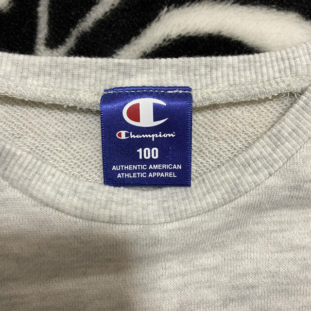 Champion(チャンピオン)のチャンピオン  キッズ　スウェット　100サイズ キッズ/ベビー/マタニティのキッズ服女の子用(90cm~)(Tシャツ/カットソー)の商品写真