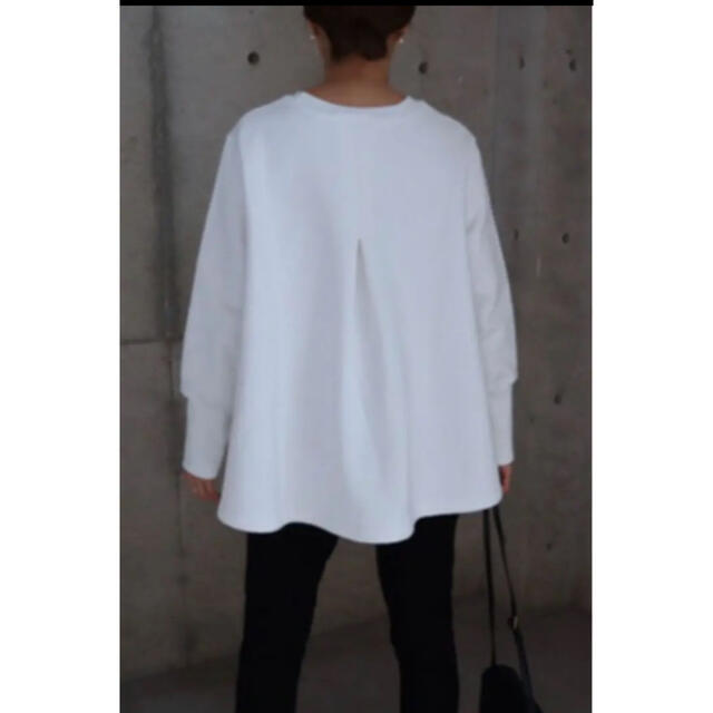 eLLa  ☆ flare long sleeve sweat