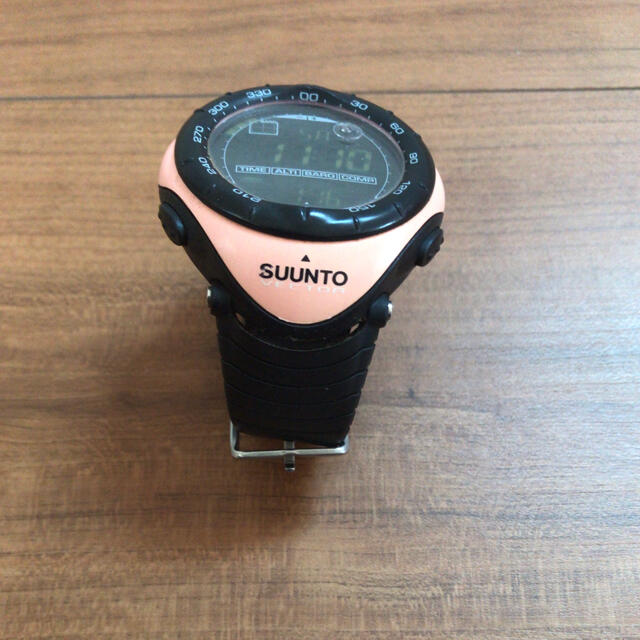 SUUNTO(スント)のスントベクター（ピンク） メンズの時計(腕時計(デジタル))の商品写真