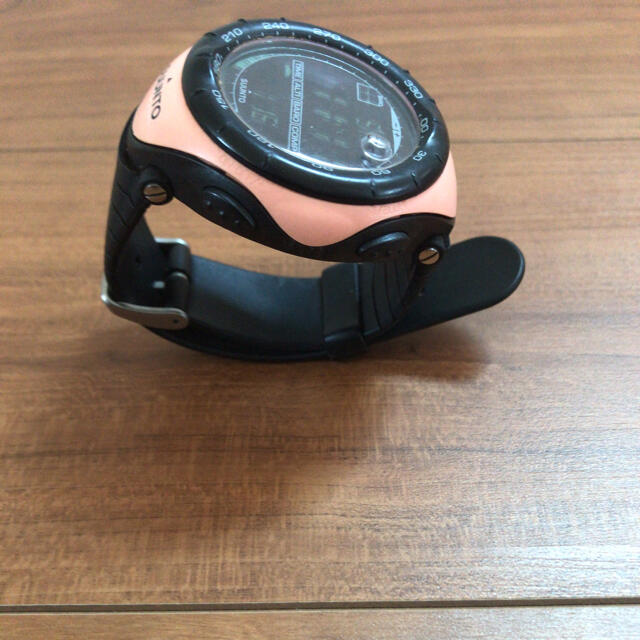 SUUNTO(スント)のスントベクター（ピンク） メンズの時計(腕時計(デジタル))の商品写真