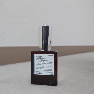 オゥパラディ(AUX PARADIS)のパルファムオゥパラディ　フルール　15ml(香水(女性用))