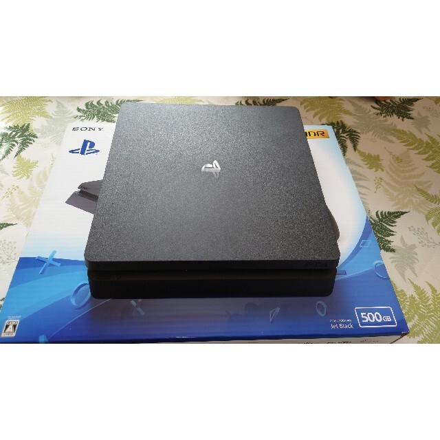 PlayStation4(プレイステーション4)のCUH−2200A B01 PS4ﾌﾞﾗｯｸ500GB エンタメ/ホビーのゲームソフト/ゲーム機本体(家庭用ゲーム機本体)の商品写真