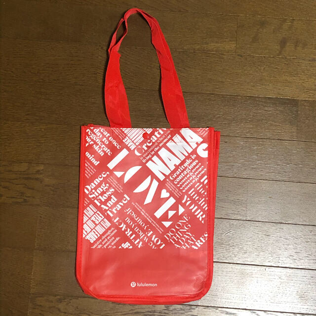 lululemon(ルルレモン)のlululemon ルルレモン　ショッパー　小 １枚 レディースのバッグ(ショップ袋)の商品写真