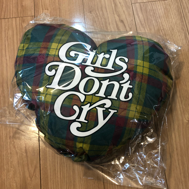 girls don't cry クッション ピロー 伊勢丹カラー