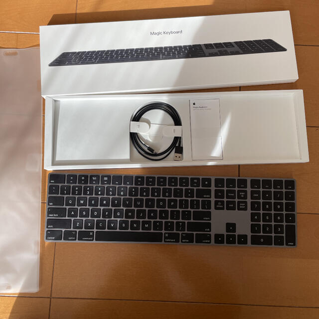 【Apple】Magic Keyboard テンキー付US配列 スペースグレイ