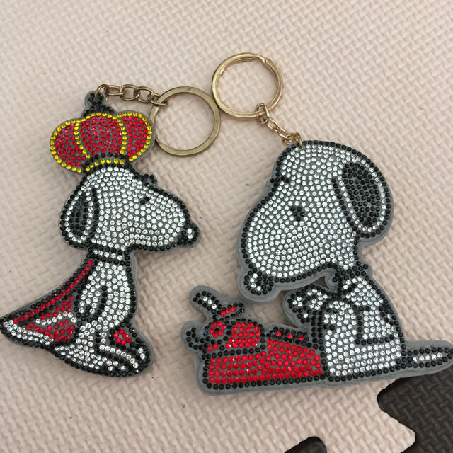 SNOOPY(スヌーピー)の専用スヌーピー エンタメ/ホビーのアニメグッズ(キーホルダー)の商品写真