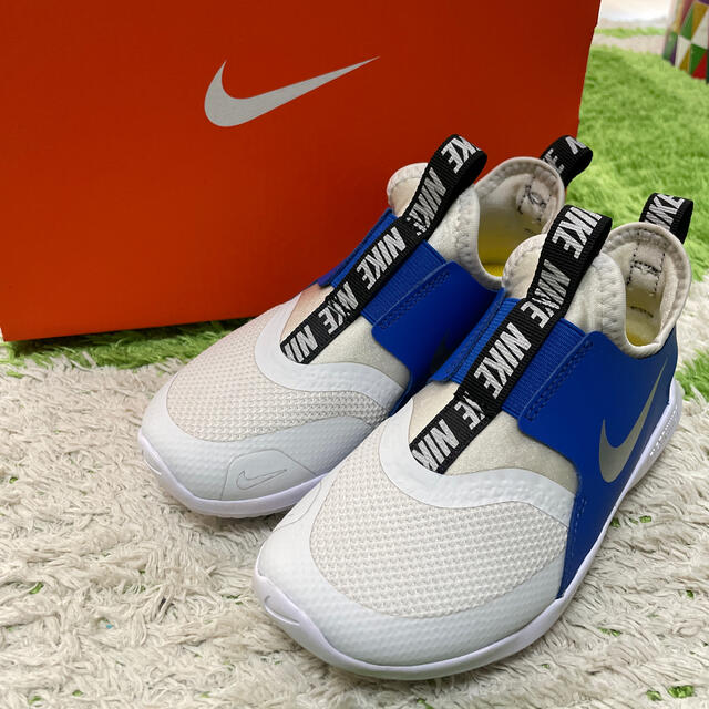 NIKE(ナイキ)のNIKEスニーカー 18.5cm キッズ/ベビー/マタニティのキッズ靴/シューズ(15cm~)(スニーカー)の商品写真