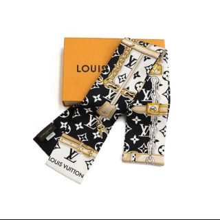 ルイヴィトン(LOUIS VUITTON)のほぼ未使用 ルイ ヴィトン スカーフ モノグラム (バンダナ/スカーフ)