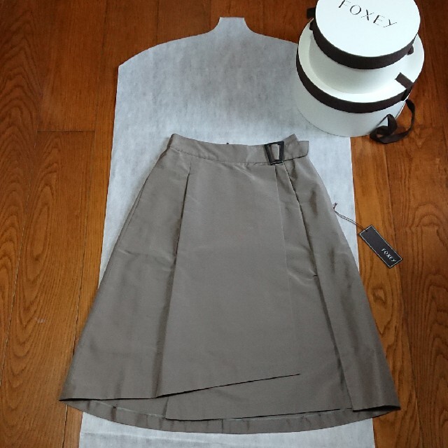 FOXEY Skirt "Side Buckle" エスプレッソ 38