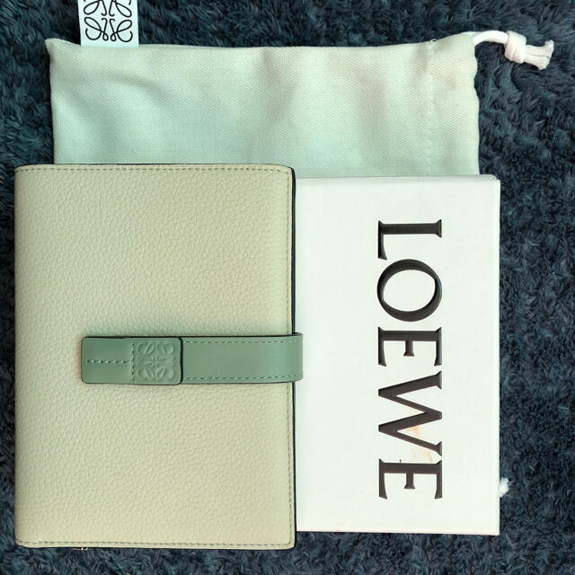 LOEWE ロエベ  財布　グリーン　ミント