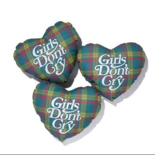 ジーディーシー(GDC)のGirls Don't Cry クッション(クッション)