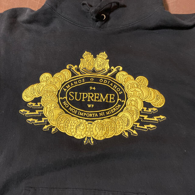 supremeパーカー