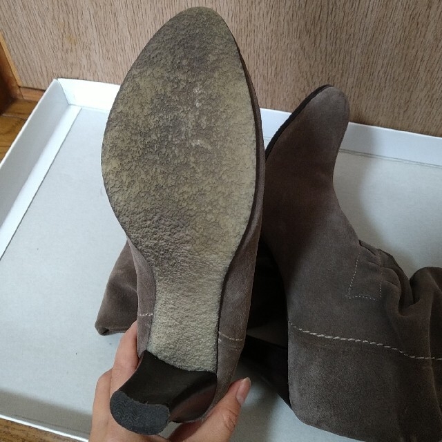 RABOKIGOSHI works(ラボキゴシワークス)のラボキゴシワークス　スエードブーツ　グレージュ レディースの靴/シューズ(ブーツ)の商品写真