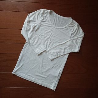 ユニクロ(UNIQLO)のUNIQLOヒートテックシャツ130(下着)