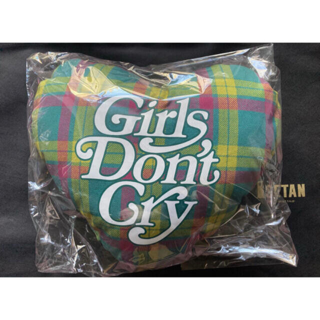 Girls Don’t Cry ハートピロー pillow
