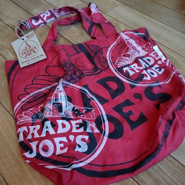 TRADER JOE'S トートバッグ　レッド レディースのバッグ(エコバッグ)の商品写真