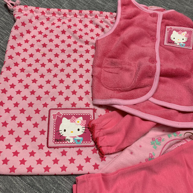 Hello kitty キティちゃんパジャマセット キッズ/ベビー/マタニティのキッズ服女の子用(90cm~)(その他)の商品写真