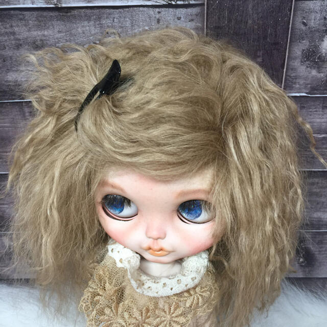 blythe_シャイニーカフェラテ✨w-112チベットラムフルスキンウィッグ