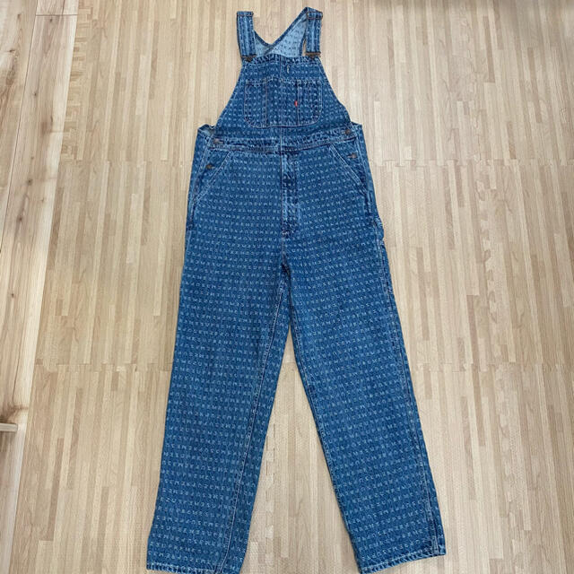 Supreme(シュプリーム)のSupreme Jacquard Logos Denim Overalls メンズのパンツ(サロペット/オーバーオール)の商品写真