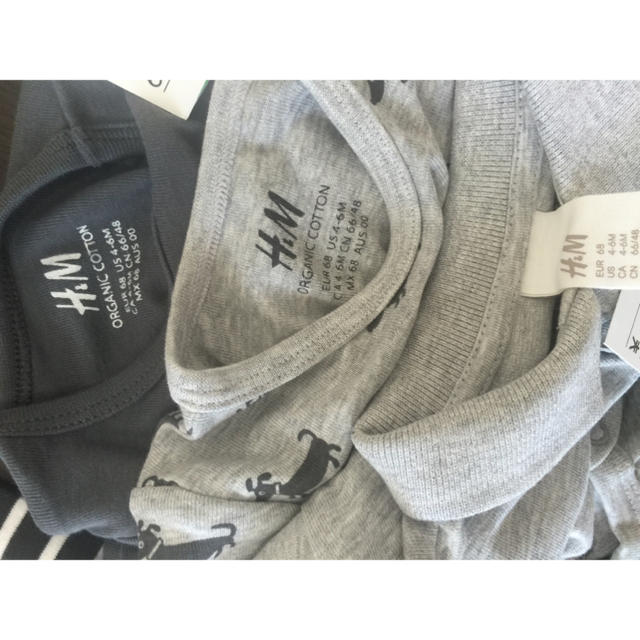 H&M(エイチアンドエム)のH&M新品ロンパース キッズ/ベビー/マタニティのベビー服(~85cm)(ロンパース)の商品写真