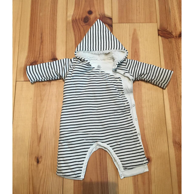 PETIT BATEAU(プチバトー)のプチバトー フード付きアウター カバーオール ボーダー 3m 60cm キッズ/ベビー/マタニティのベビー服(~85cm)(カバーオール)の商品写真