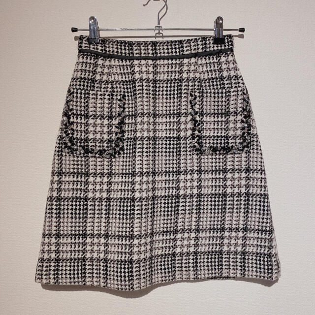 Apuweiser-riche(アプワイザーリッシェ)のアプワイザーリッシェ♡︎ チェック刺繍スカート レディースのスカート(ひざ丈スカート)の商品写真