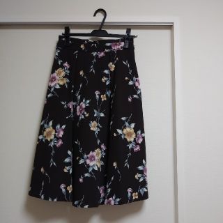 ミッシュマッシュ(MISCH MASCH)の【本日限定price:美品】ミッシュマッシュ　花柄フレアースカート(ひざ丈スカート)