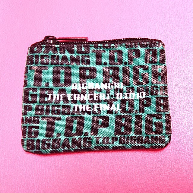 BIGBANG ポーチ TOP トップ タプ グリーン 緑 エンタメ/ホビーのタレントグッズ(ミュージシャン)の商品写真