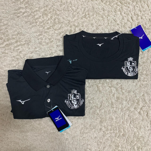 MIZUNO(ミズノ)の名古屋グランパス移動着　ポロシャツ、Tシャツ スポーツ/アウトドアのサッカー/フットサル(ウェア)の商品写真