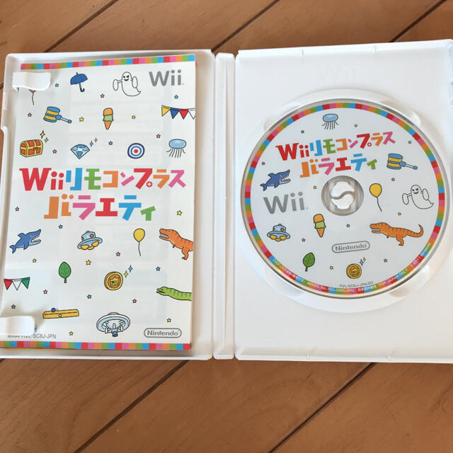 Wii(ウィー)のWii リモコンプラスバラエティ エンタメ/ホビーのゲームソフト/ゲーム機本体(家庭用ゲームソフト)の商品写真