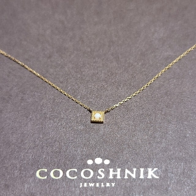 COCOSHNIK(ココシュニック)のCOCOSHNIK　　K10　　ホワイトカルセドニーネックレス レディースのアクセサリー(ネックレス)の商品写真