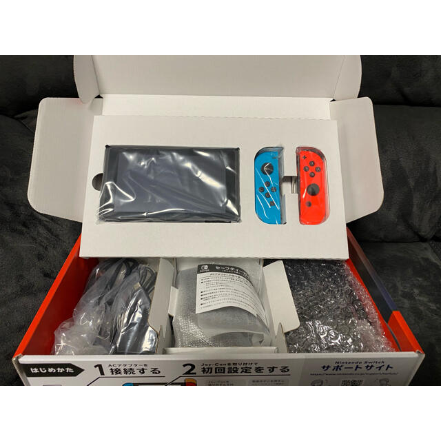 任天堂スイッチ　新型　nintendo switch  美品 1