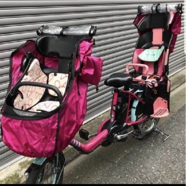 後ろ用　送料無料　ピンク　子供のせ自転車レインカバー キッズ/ベビー/マタニティの外出/移動用品(自動車用チャイルドシートカバー)の商品写真