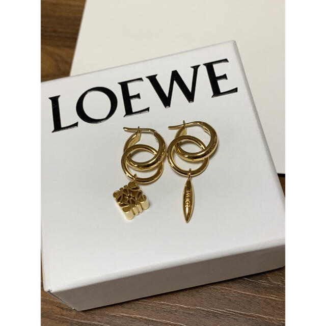 loewe  アナグラム アシンメトリック ピアス