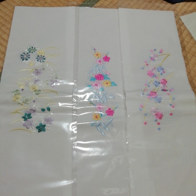 うるうる様専用　帯止め＋刺繍半衿 レディースの水着/浴衣(和装小物)の商品写真