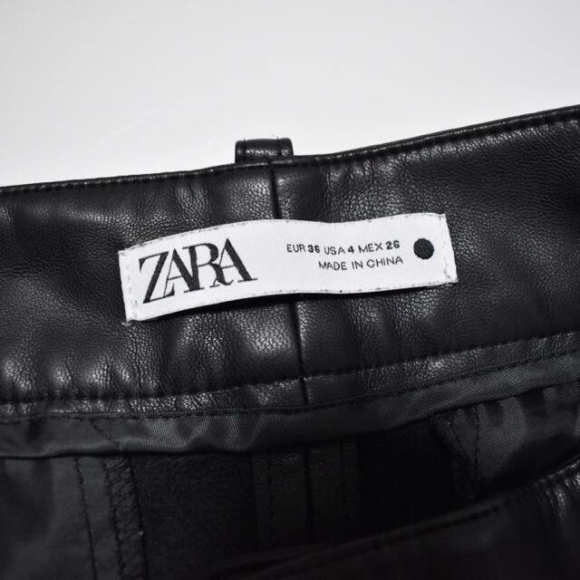 ZARA(ザラ)のZARA レザー 黒 パンツ レディースのパンツ(スキニーパンツ)の商品写真