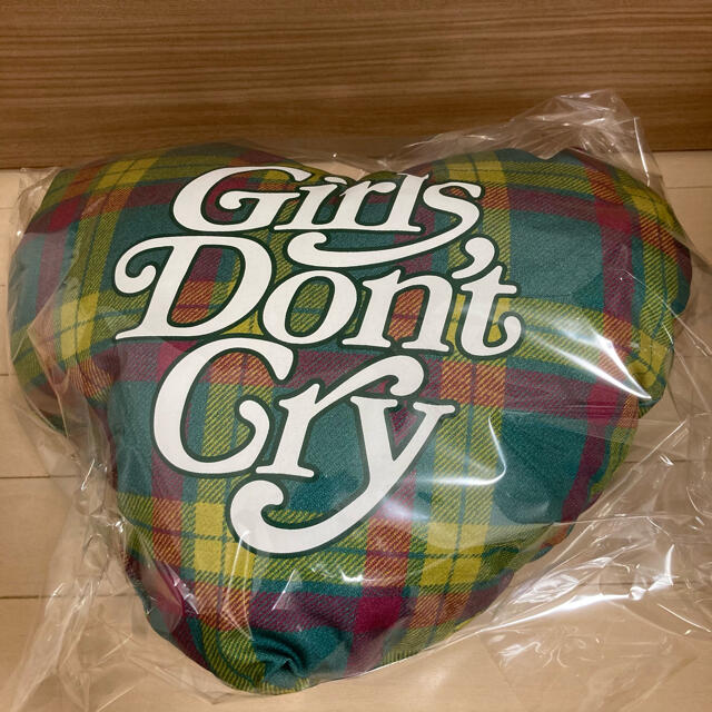 GDC(ジーディーシー)のgirls don't cry pillow インテリア/住まい/日用品のインテリア小物(クッション)の商品写真