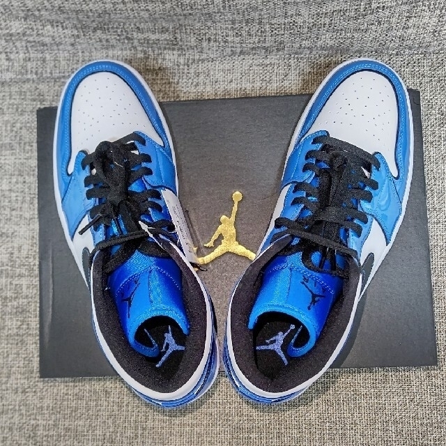 NIKE(ナイキ)のNIKE AIR JORDAN 1 MID SIGNAL BLUE 28.5cm メンズの靴/シューズ(スニーカー)の商品写真