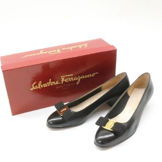 サルヴァトーレフェラガモ(Salvatore Ferragamo)の緊急値下げ‼️ 美品❗フェラガモ ヴァラリボン 46210113(ハイヒール/パンプス)