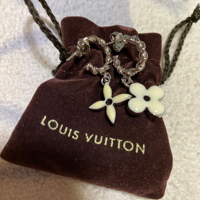 LOUIS VUITTON(ルイヴィトン)のさや様専用ルイヴィトンピアス２個 レディースのアクセサリー(ピアス)の商品写真