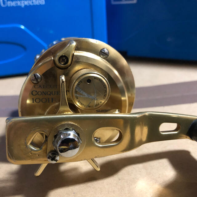 SHIMANO - 売り切り特価カルカッタコンクエスト 1001f 左巻の SHIMANO - 売り切り特価カルカッタコンクエスト 1001f 左巻の