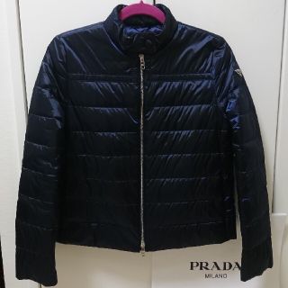 プラダ(PRADA)のお値下げ《新品未使用》PRADAダウンコート(ダウンジャケット)