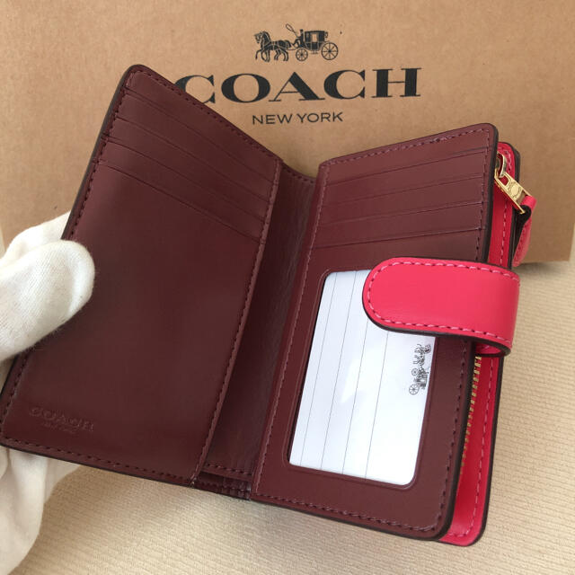 COACH(コーチ)の2021年春夏新作★新品 COACH コーチ 二つ折り財布 花柄プリント レディースのファッション小物(財布)の商品写真