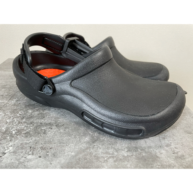 crocs(クロックス)のクロックス　黒　仕事用　23cm レディースの靴/シューズ(サンダル)の商品写真