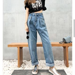 マウジー(moussy)のハイウエストストレートパンツ(デニム/ジーンズ)