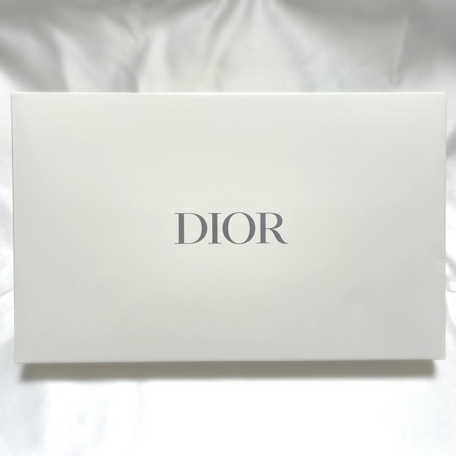 Dior(ディオール)のDior ノベルティ ポーチ ピンク 2021 エンタメ/ホビーのコレクション(ノベルティグッズ)の商品写真