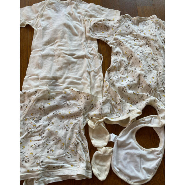 PEANUTS(ピーナッツ)のスヌーピー 新生児  肌着など5点セット キッズ/ベビー/マタニティのベビー服(~85cm)(肌着/下着)の商品写真