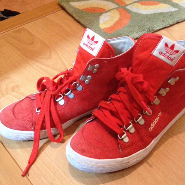 adidas(アディダス)のアディダス♡赤靴 レディースの靴/シューズ(スニーカー)の商品写真