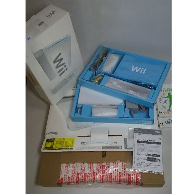 家庭用ゲーム機本体Wii本体一式+バランスボード＋Wii Fit Plusソフト
